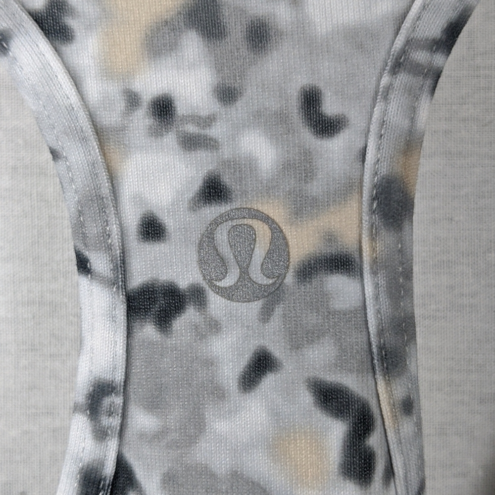 Lululemon Razorback Tank - Picture 4 of 4